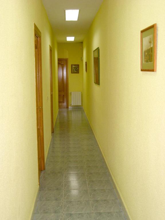 Hostal Residencia Fernandez Μαδρίτη Εξωτερικό φωτογραφία